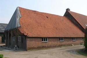 Restauratie oudste boerderij (Rijksmonument) van Nederland te Best